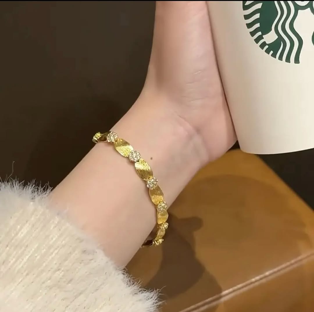Golden Bloom Cluster Bracelet